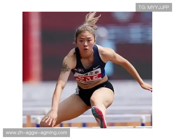 吴艳妮晒生活照歪头微笑尽显魅力体育明星生活瞬间曝光